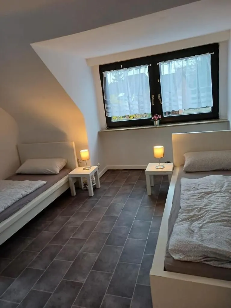 Dachgeschosswohnung In Poll ケルン