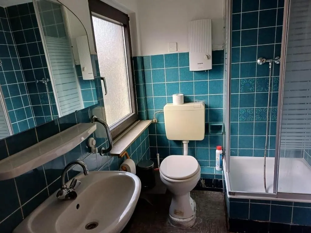 Appartamento Dachgeschosswohnung In Poll Colonia